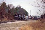 NS 8633 leads a train out of Glenwood Yard